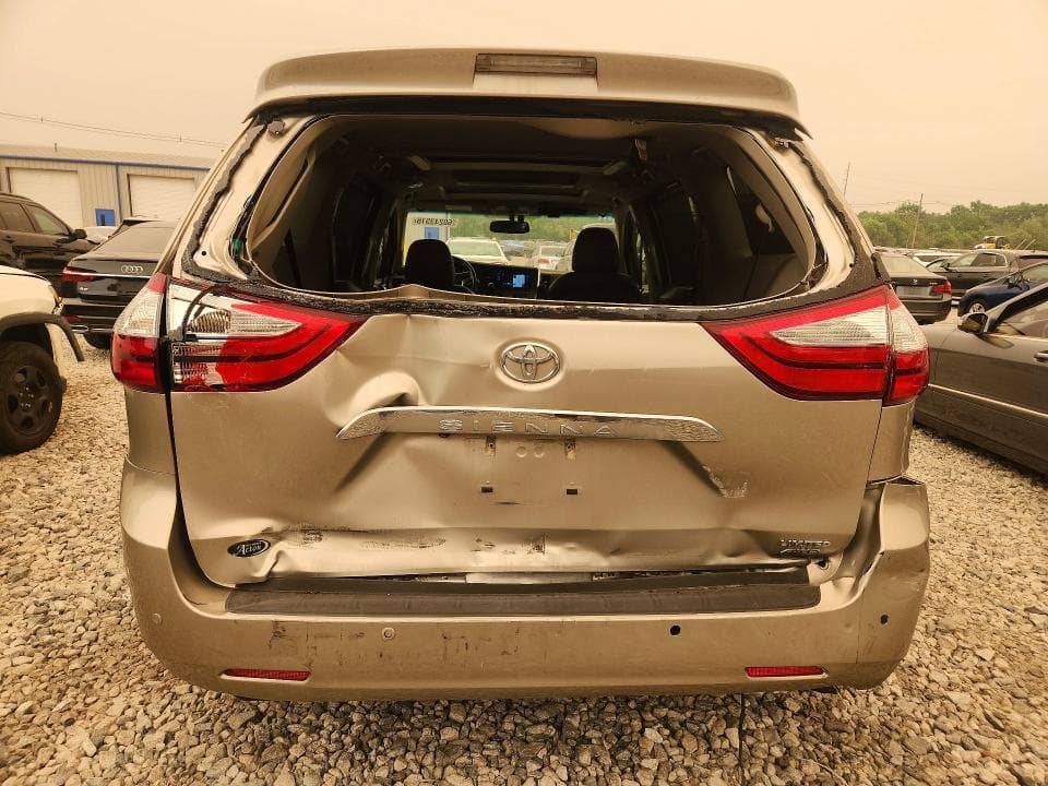 2017 TOYOTA SIENNA LIMITED PREMIUM 7-PASSENGER 6