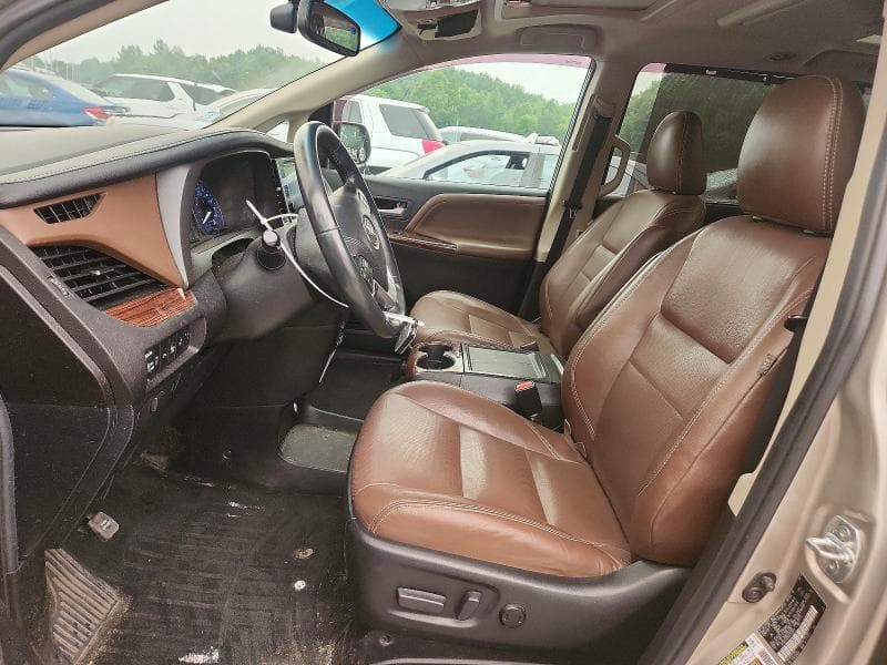 2017 TOYOTA SIENNA LIMITED PREMIUM 7-PASSENGER 7