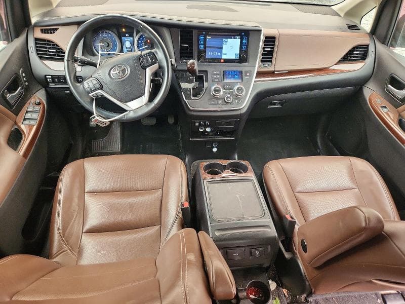 2017 TOYOTA SIENNA LIMITED PREMIUM 7-PASSENGER 8