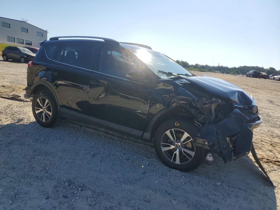 2017 TOYOTA RAV4 XLE 4