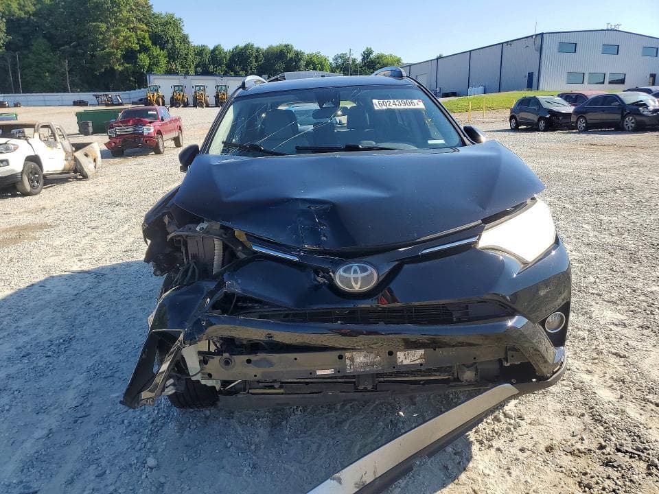 2017 TOYOTA RAV4 XLE 5