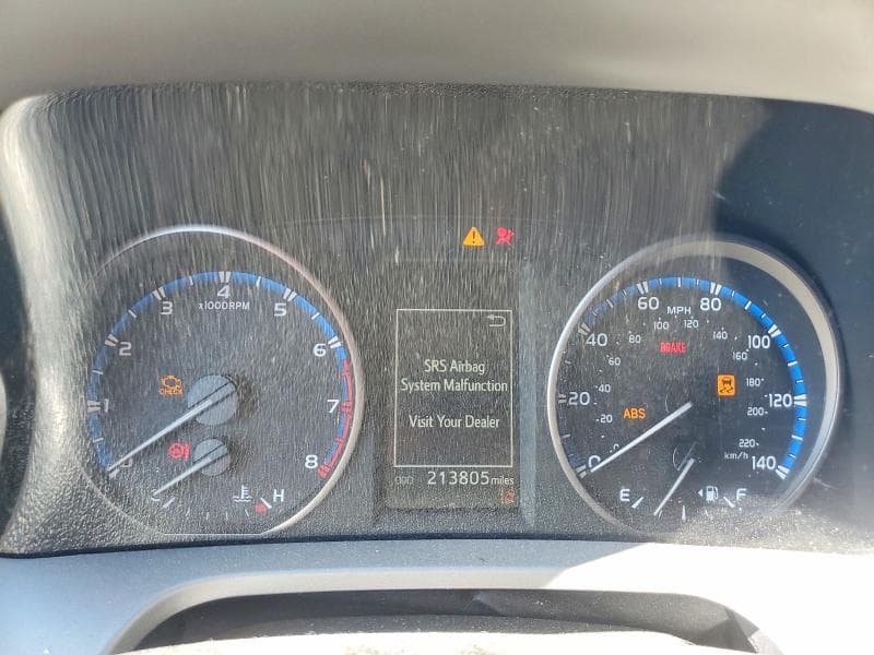 2017 TOYOTA RAV4 XLE 9