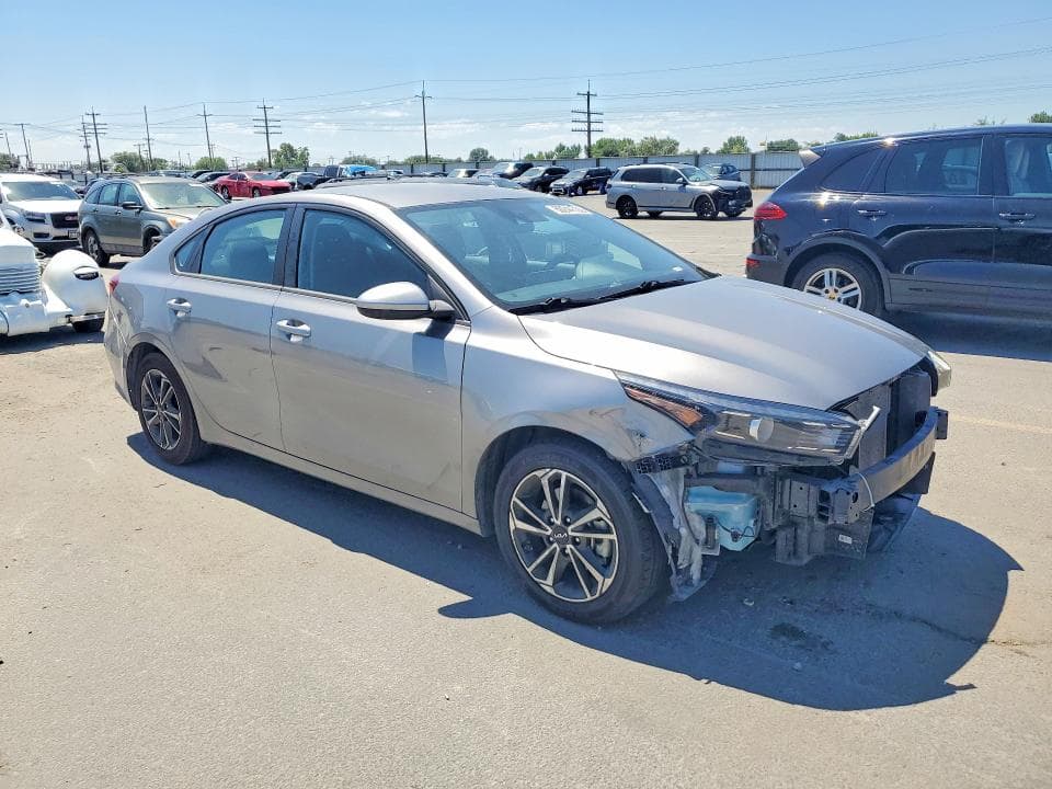 2023 KIA FORTE LXS 4