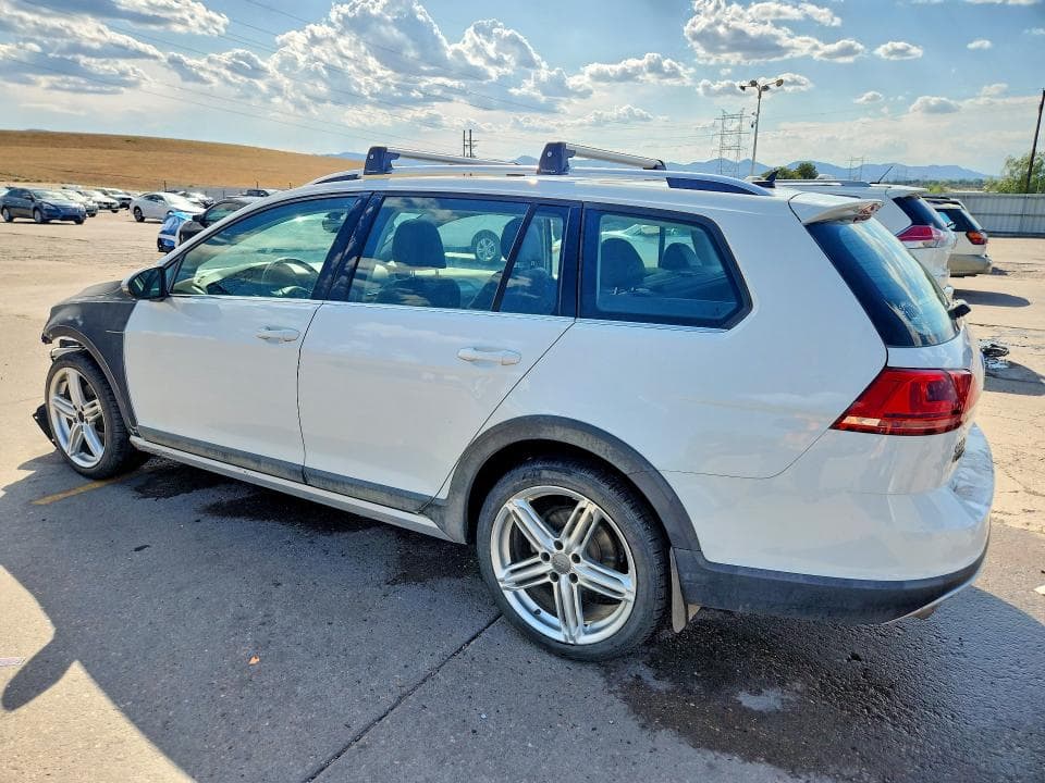 2017 VOLKSWAGEN GOLF ALLTRACK S/SE 2