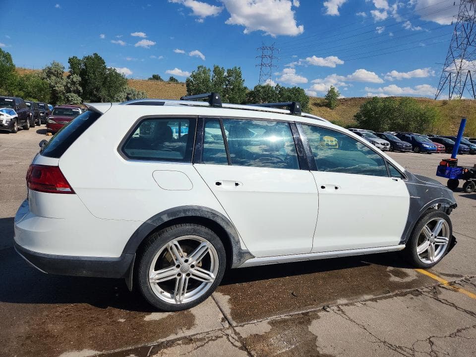 2017 VOLKSWAGEN GOLF ALLTRACK S/SE 3