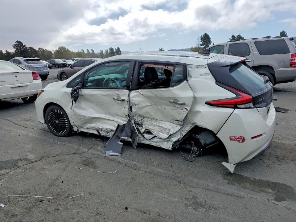 2024 NISSAN LEAF SV PLUS 2