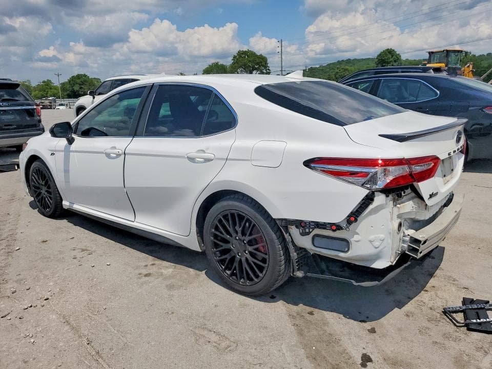 2020 TOYOTA CAMRY SE 2