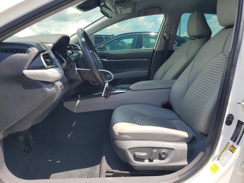 2020 TOYOTA CAMRY SE 7