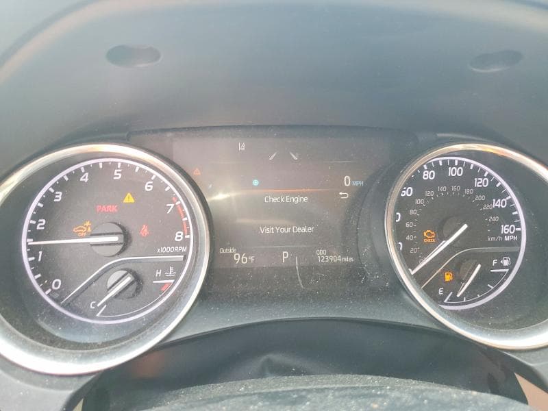 2018 TOYOTA CAMRY XLE 9
