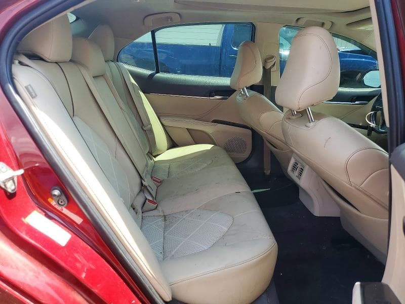 2018 TOYOTA CAMRY XLE 10