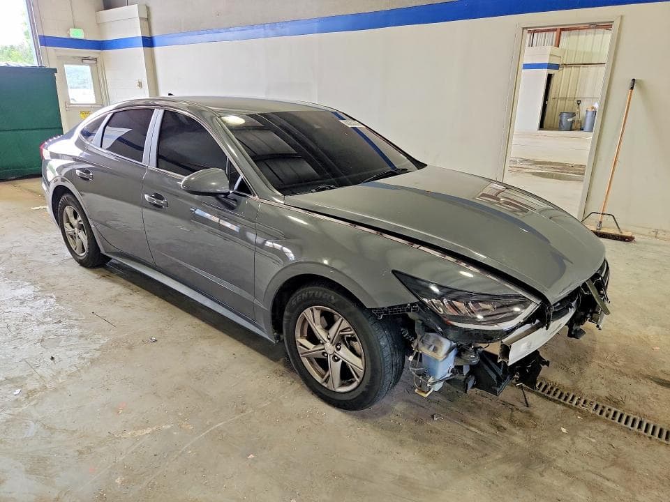 2021 HYUNDAI SONATA SE 4