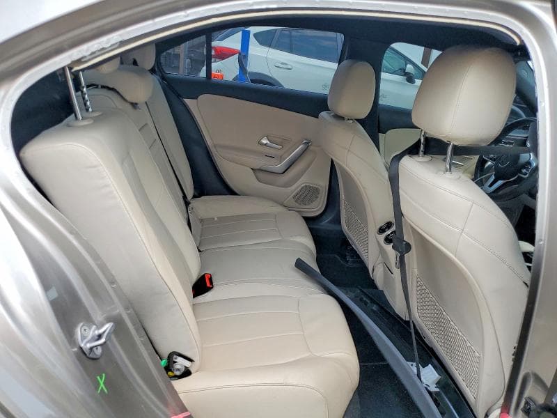 2019 MERCEDES-BENZ A 220 4MATIC 10