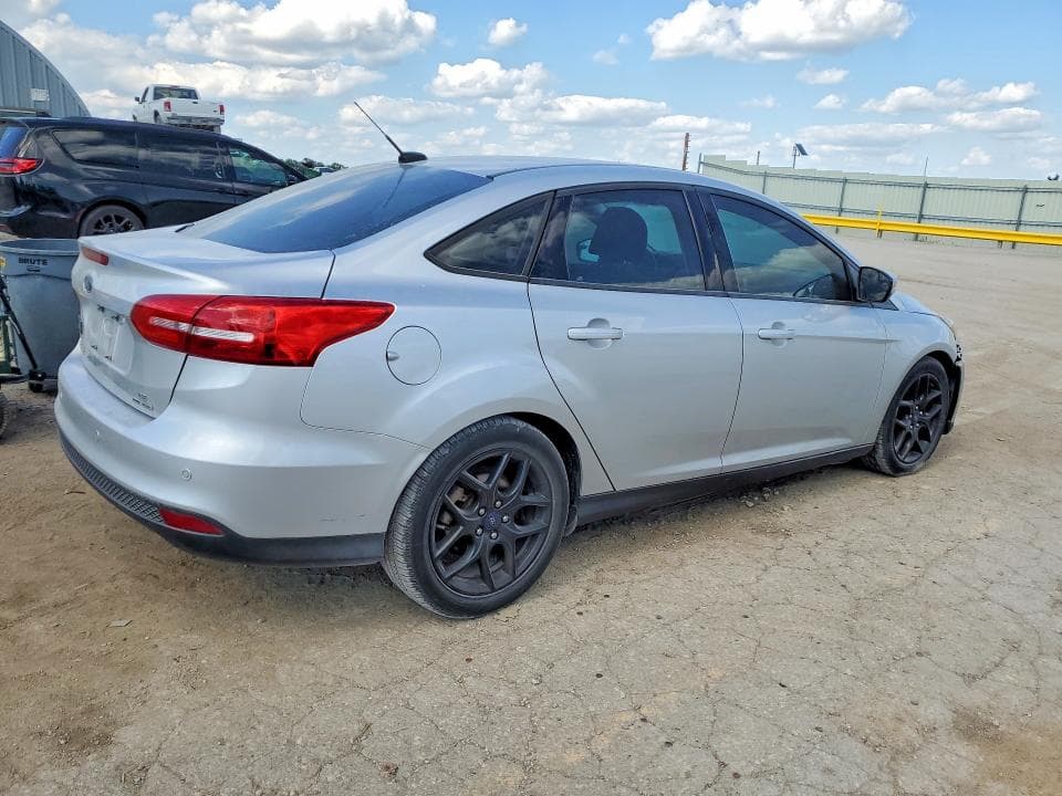 2016 FORD FOCUS SE 3