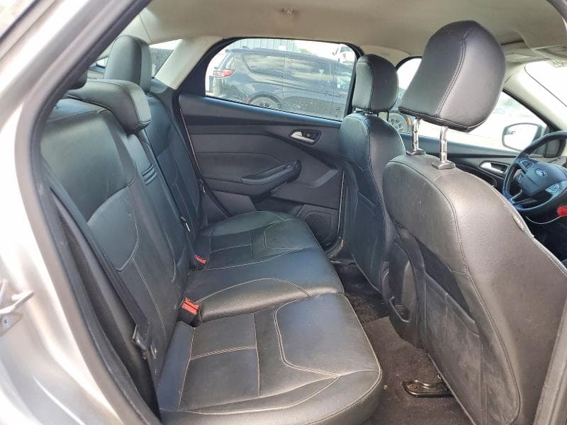 2016 FORD FOCUS SE 10