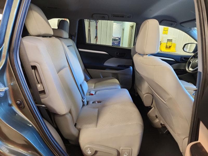 2019 TOYOTA HIGHLANDER LE LE 11