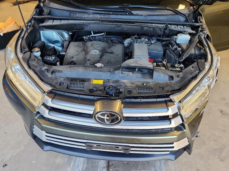 2019 TOYOTA HIGHLANDER LE LE 12