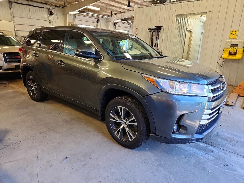2019 TOYOTA HIGHLANDER LE LE 4