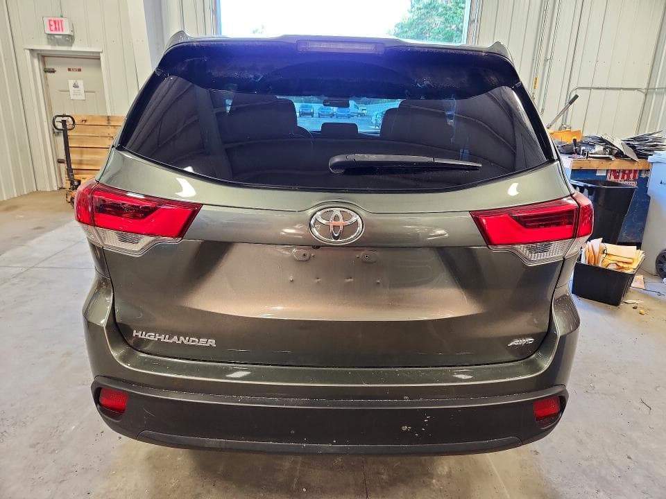2019 TOYOTA HIGHLANDER LE LE 6
