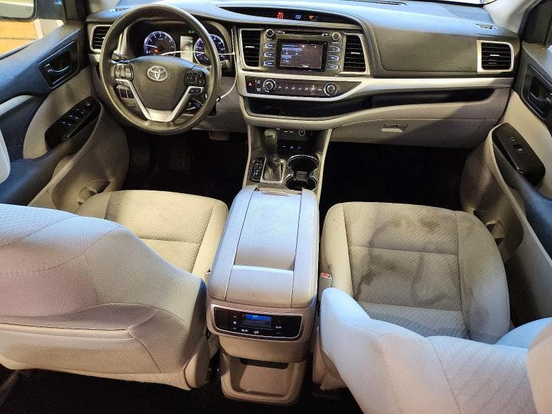 2019 TOYOTA HIGHLANDER LE LE 8