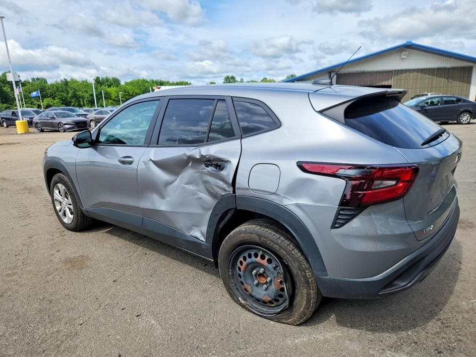 2024 CHEVROLET TRAX LS 2