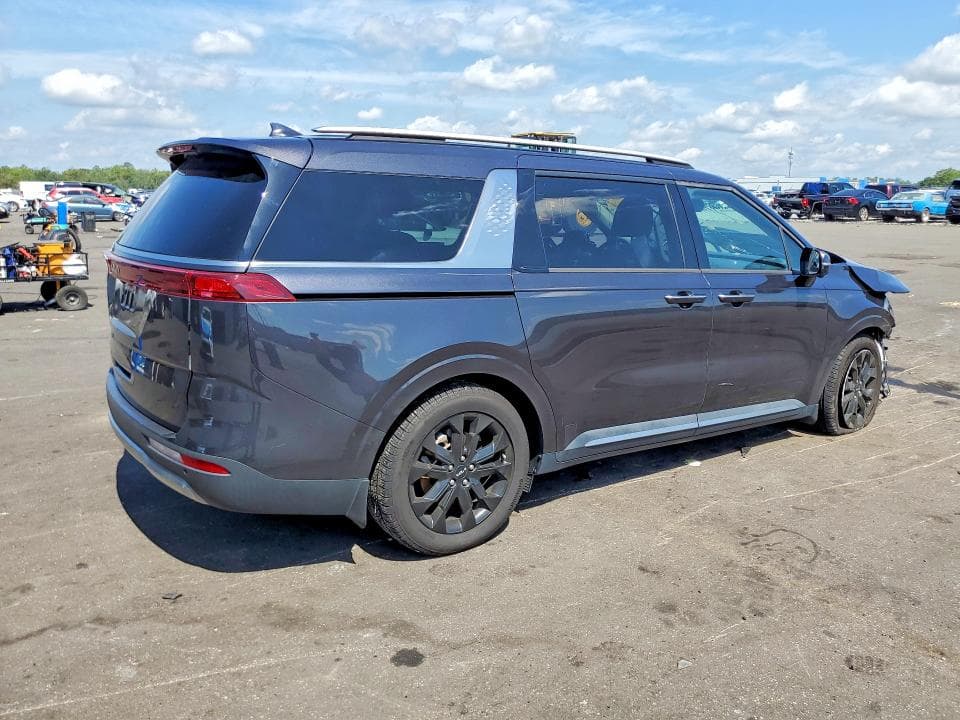 2023 KIA CARNIVAL SX 3
