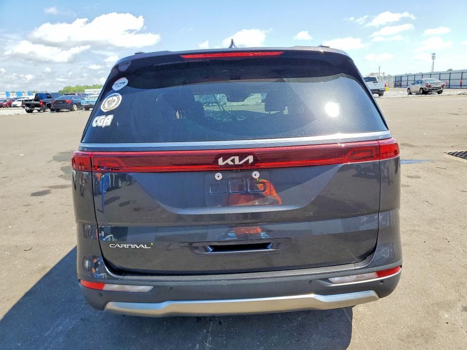 2023 KIA CARNIVAL SX 6
