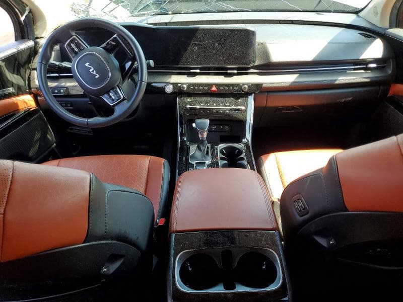 2023 KIA CARNIVAL SX 8
