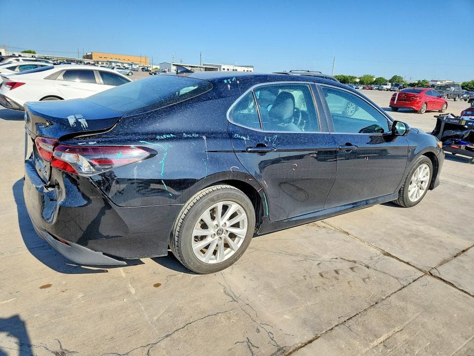2021 TOYOTA CAMRY LE 3