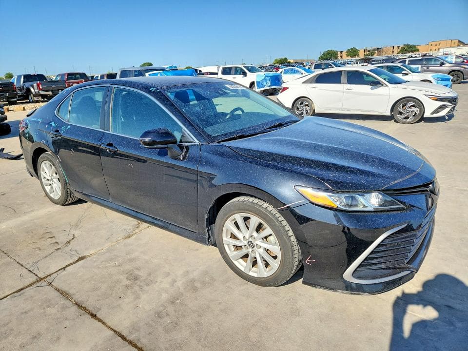 2021 TOYOTA CAMRY LE 4