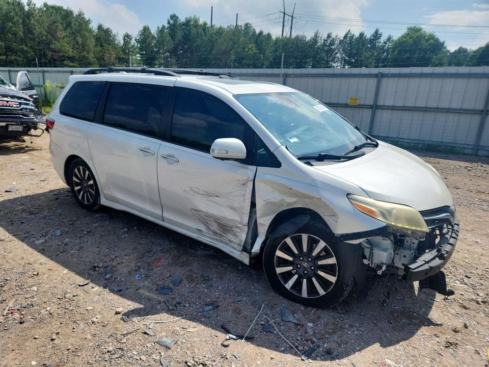 2018 TOYOTA SIENNA LIMITED PREMIUM 7-PASSENGER 4