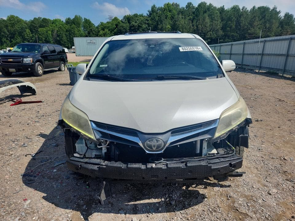 2018 TOYOTA SIENNA LIMITED PREMIUM 7-PASSENGER 5