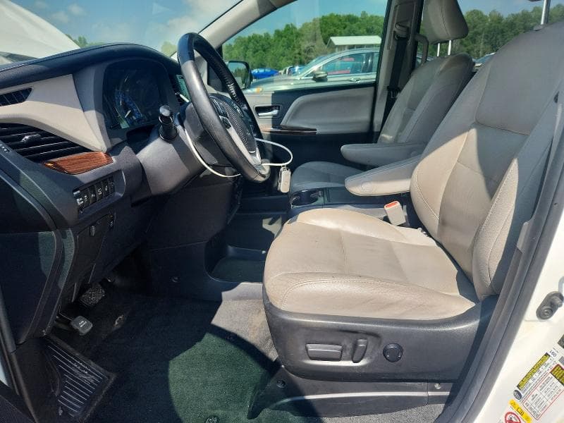 2018 TOYOTA SIENNA LIMITED PREMIUM 7-PASSENGER 7