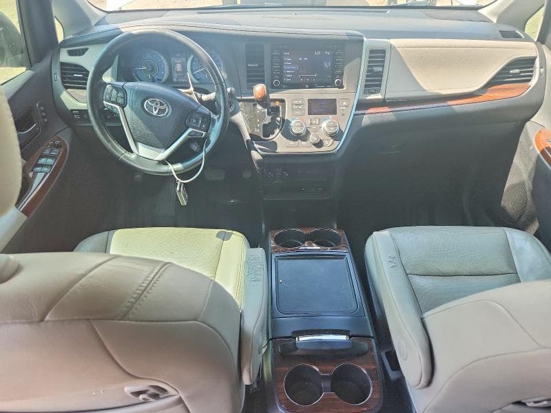 2018 TOYOTA SIENNA LIMITED PREMIUM 7-PASSENGER 8