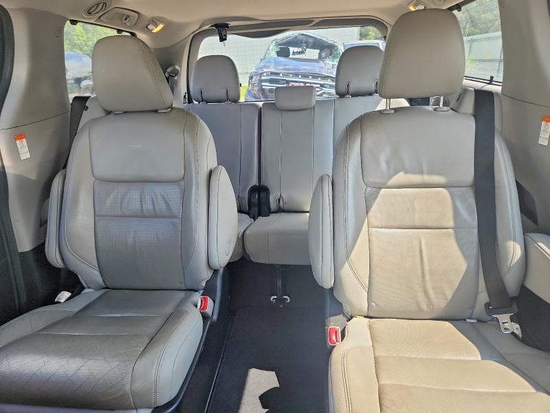 2018 TOYOTA SIENNA LIMITED PREMIUM 7-PASSENGER 10