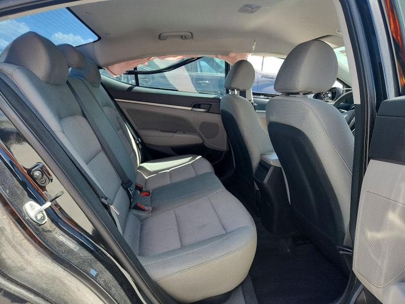 2017 HYUNDAI ELANTRA SE SE 10