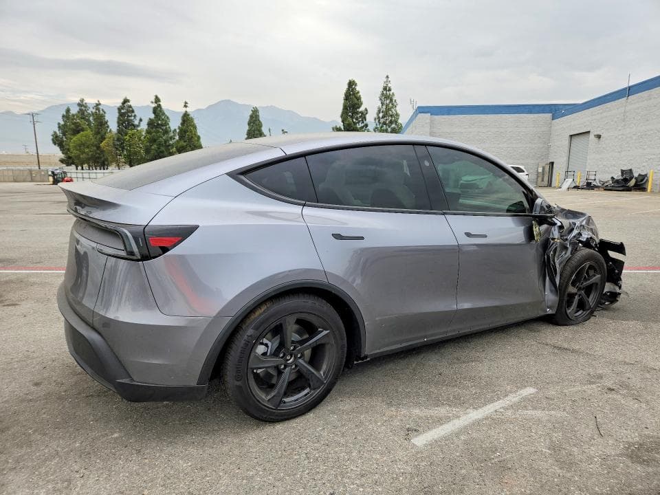 2026 TESLA MODEL Y 3