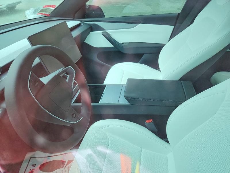 2026 TESLA MODEL Y 7