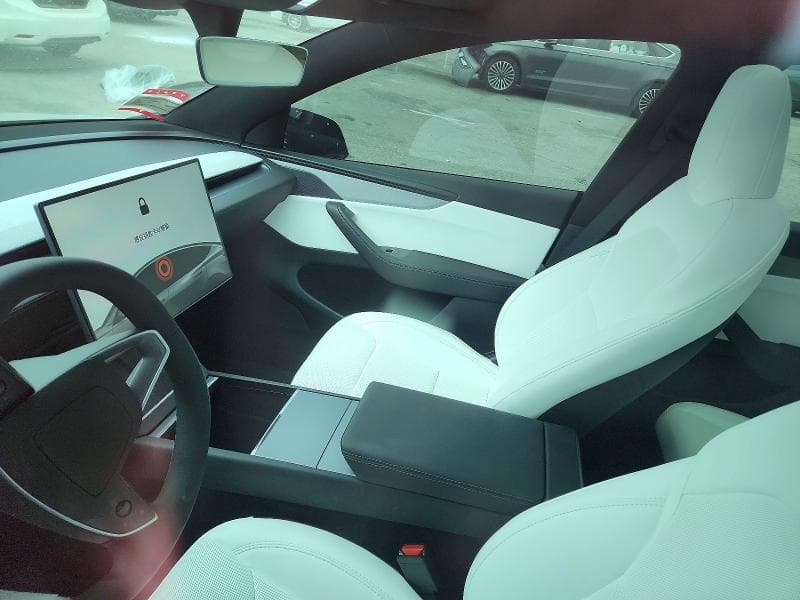 2026 TESLA MODEL Y 9