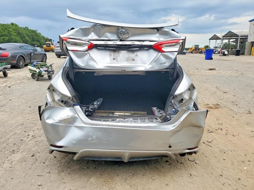 2018 TOYOTA CAMRY SE SE 6