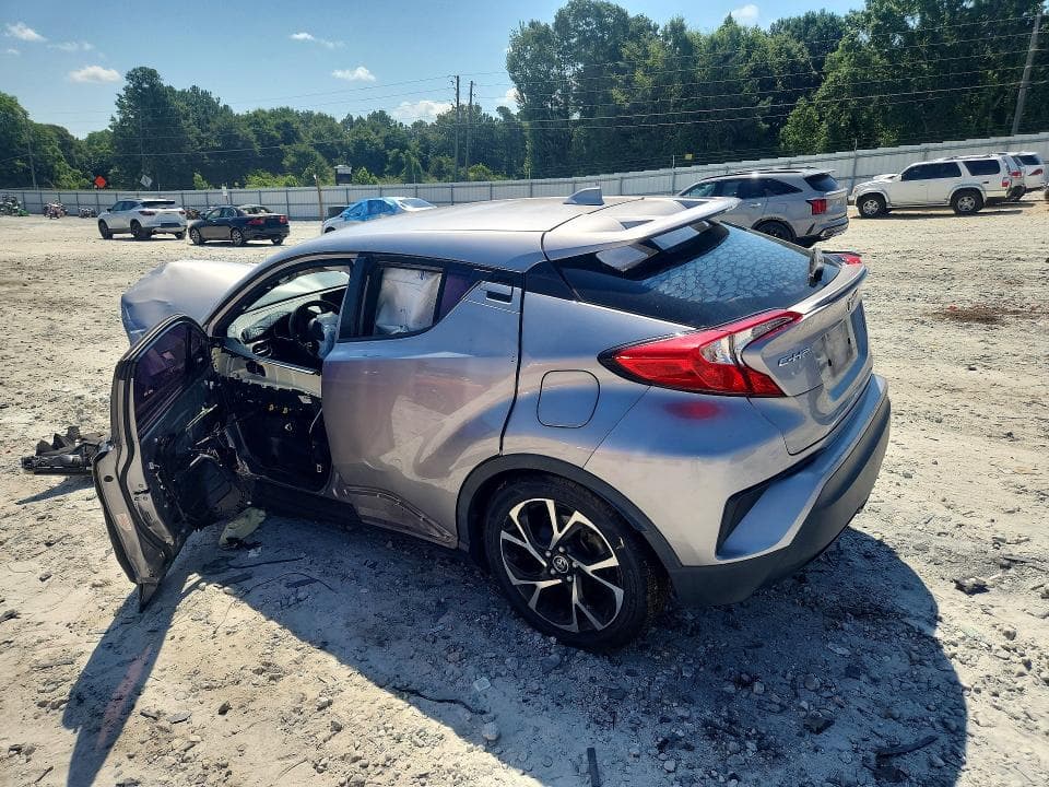 2019 TOYOTA C-HR XLE 2
