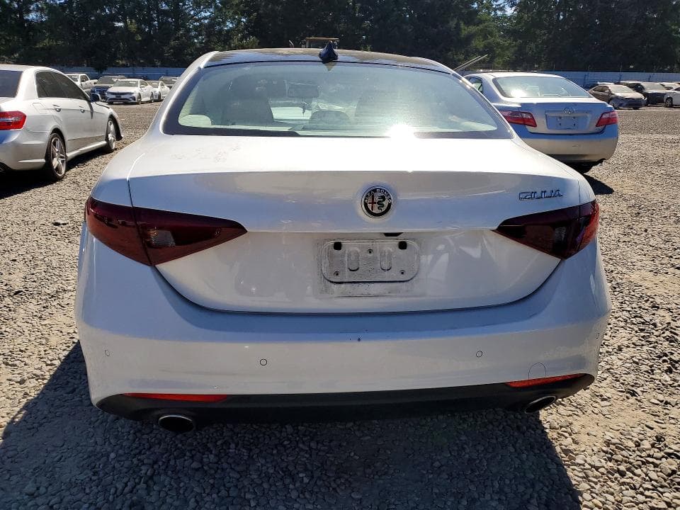 2021 ALFA ROMEO GIULIA TI 6