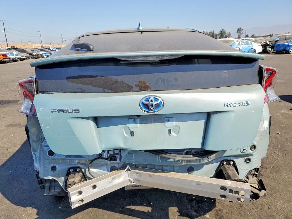 2017 TOYOTA PRIUS TWO 6