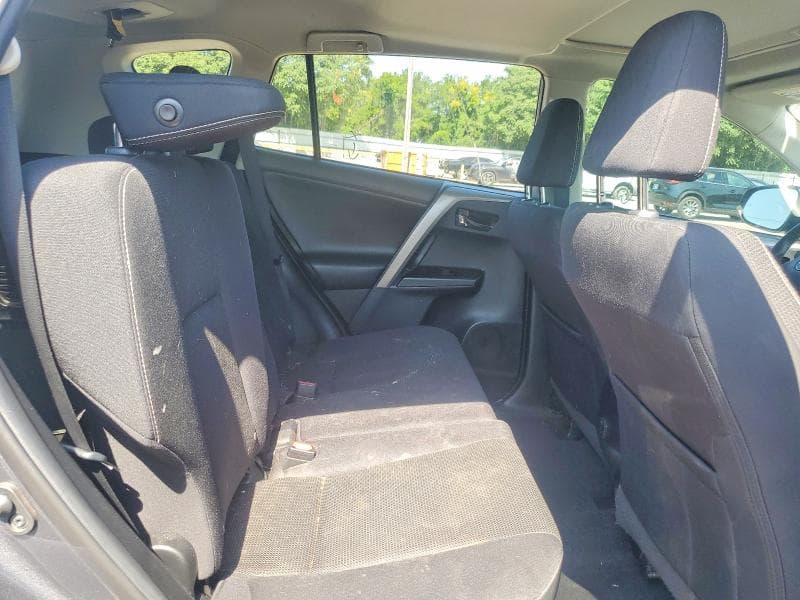 2018 TOYOTA RAV4 XLE 11