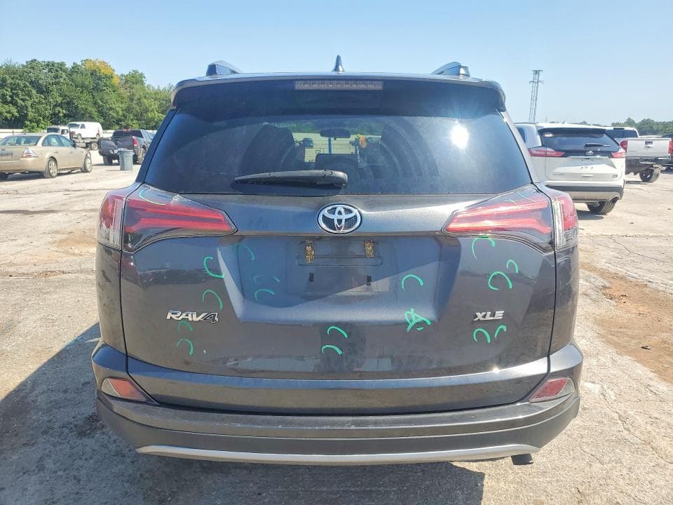 2018 TOYOTA RAV4 XLE 6