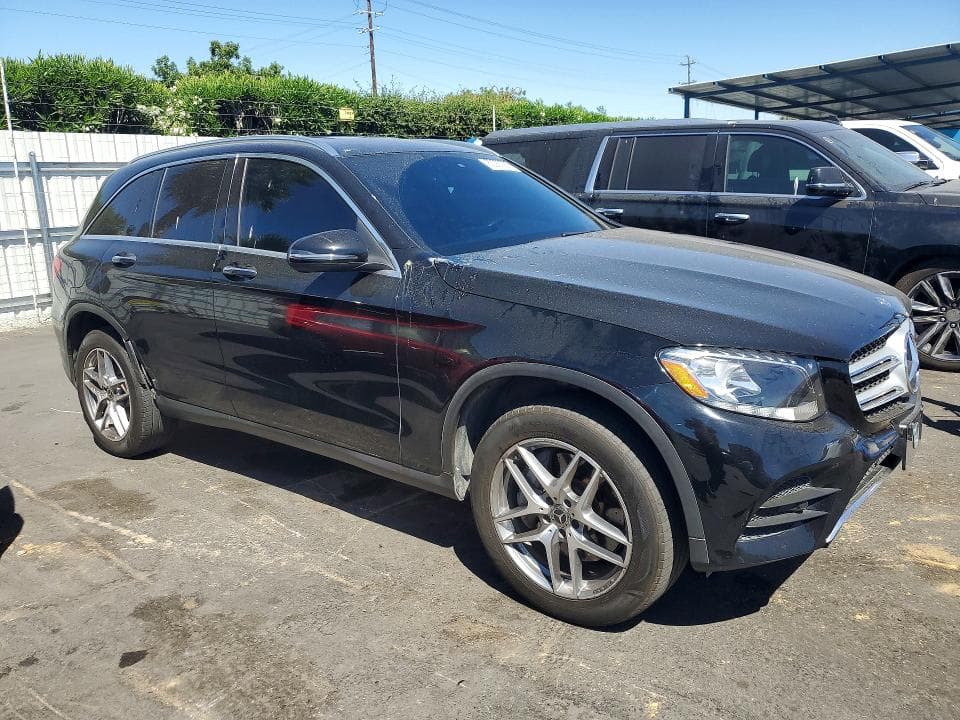 2019 MERCEDES-BENZ GLC 300 4