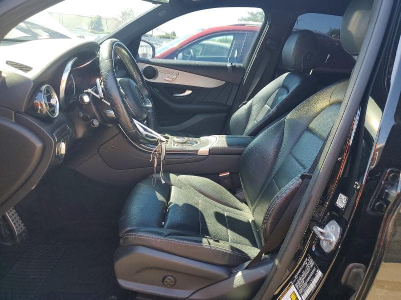 2019 MERCEDES-BENZ GLC 300 7