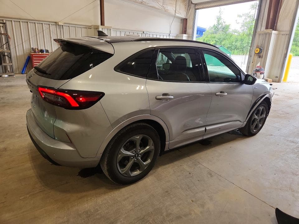 2023 FORD ESCAPE ST LINE 3
