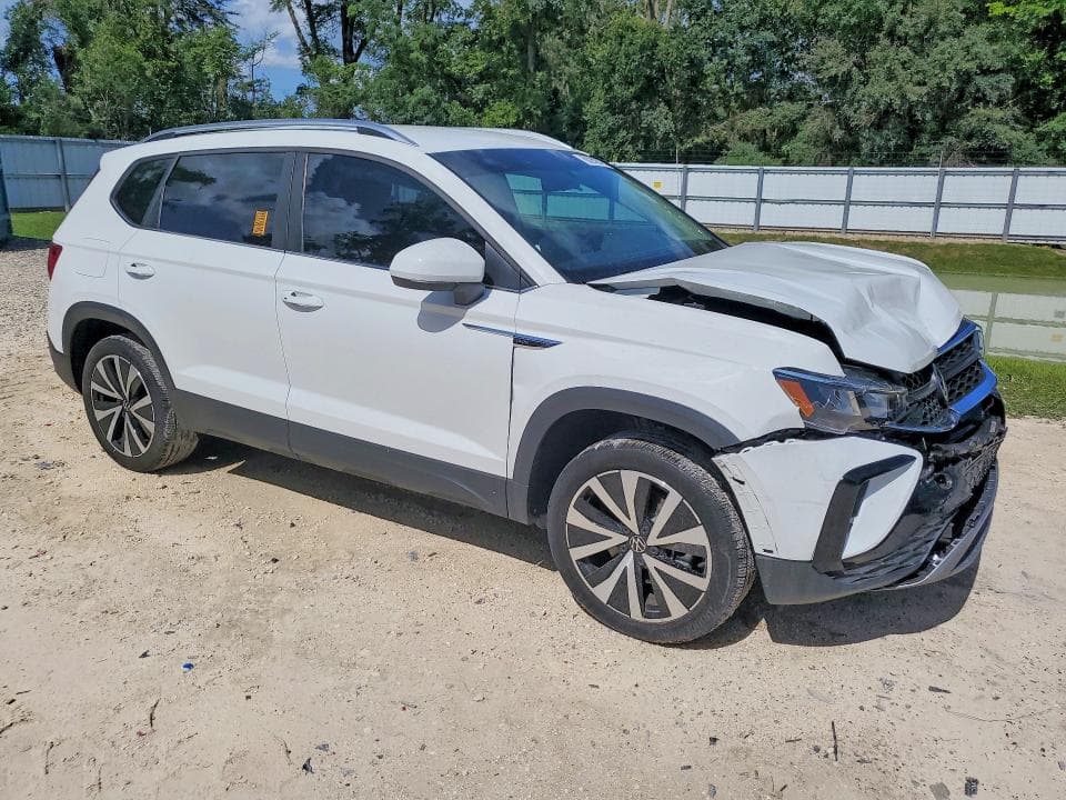 2022 VOLKSWAGEN TAOS SE 4