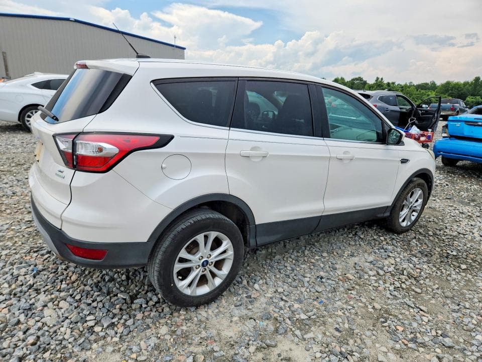 2017 FORD ESCAPE SE 3