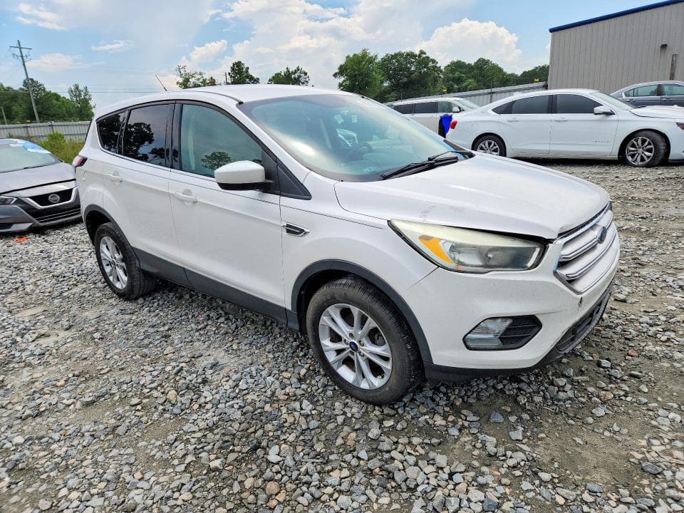 2017 FORD ESCAPE SE 4